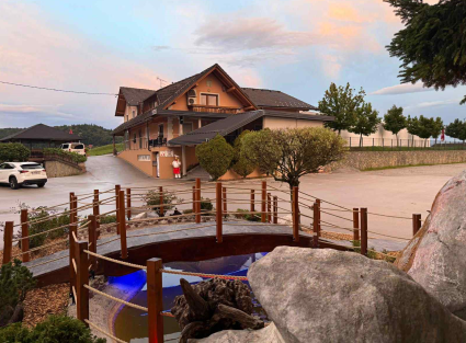 poroka v gostilni pri Japu