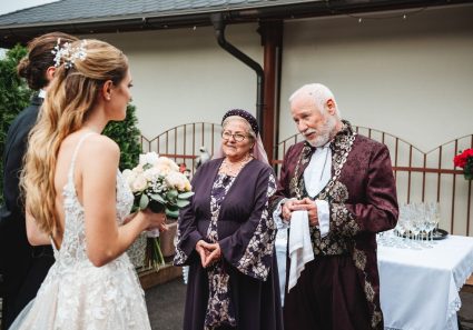 poroka v gostilni pri Japu