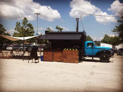 old truck na vaši poroki