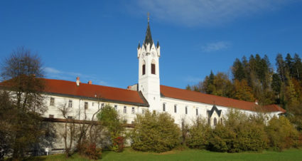 poroka v samostanu mekinje