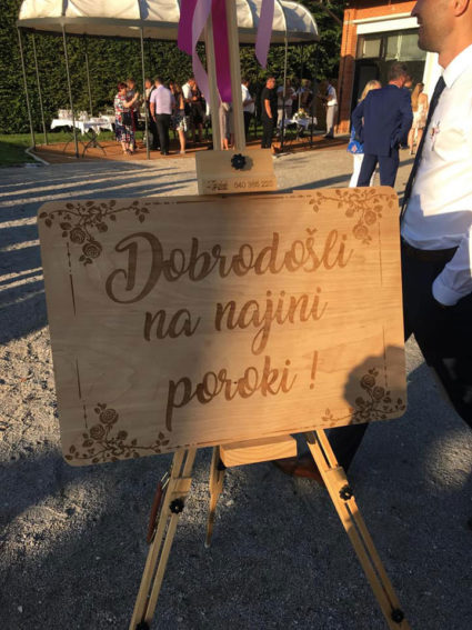 lesena poročna dekoracija in nakit