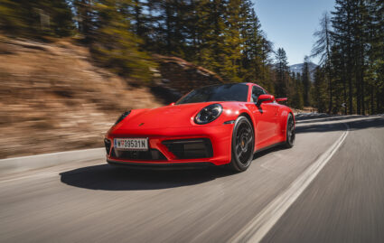 Porsche 911 Carrera 4 GTS