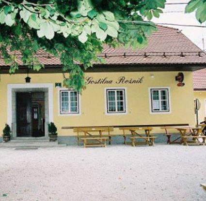 Gostilna Rožnik za praznovanje dogodkom nad Ljubljano.