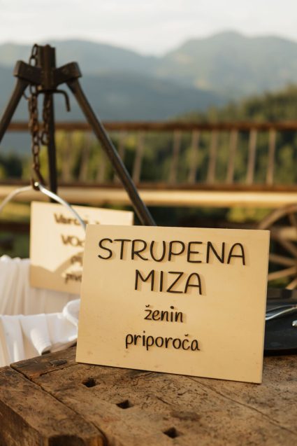 poroka na domačiji
