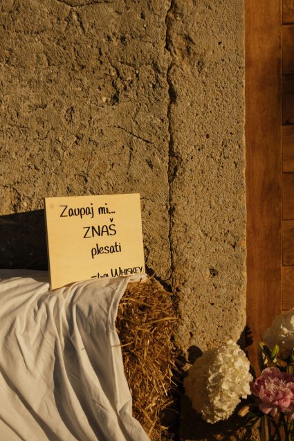 poroka na domačiji