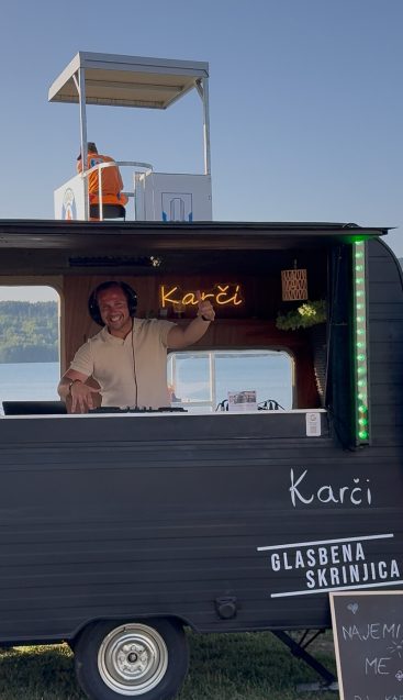 Karči - glasbena DJ skrinjica