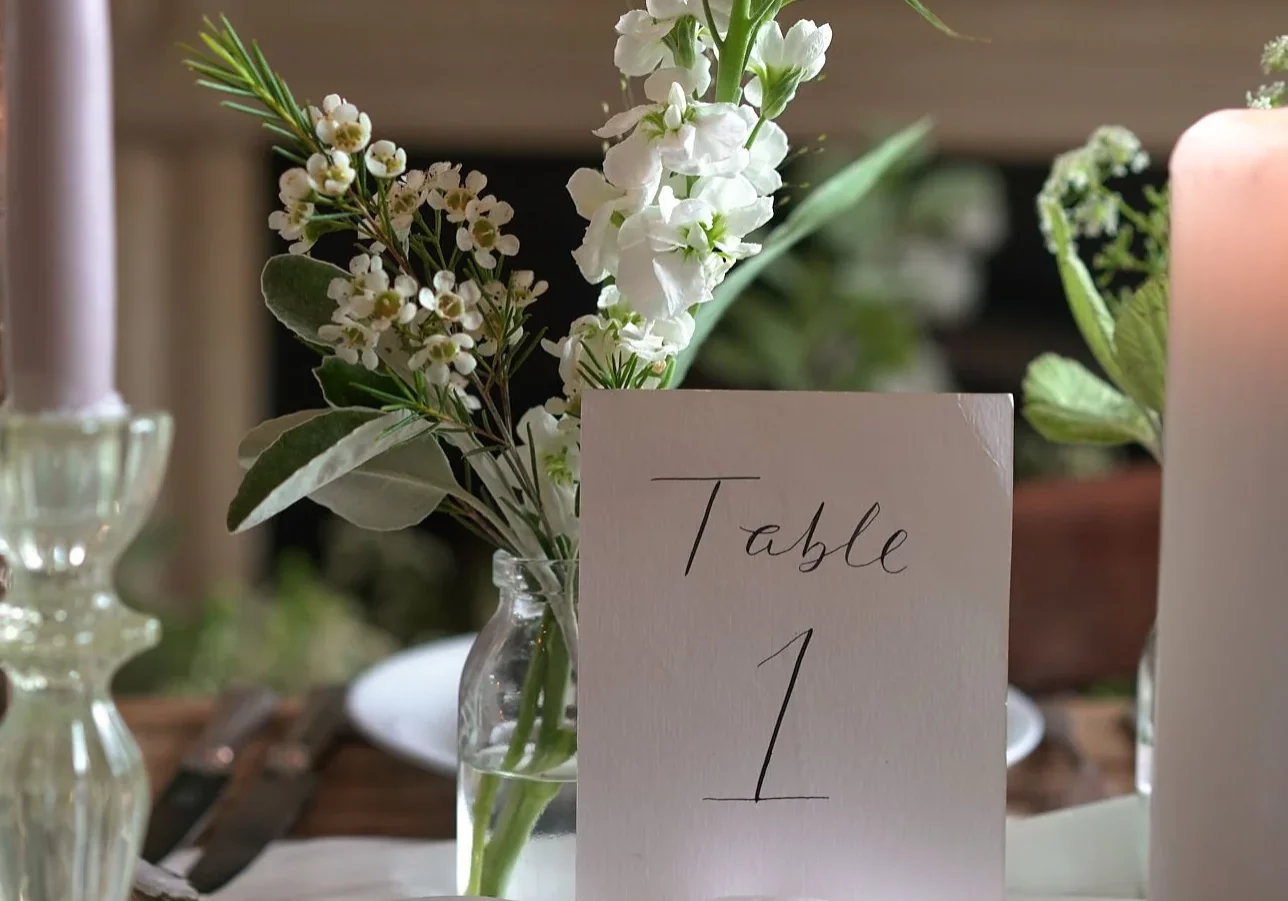 wedding table decoration green white