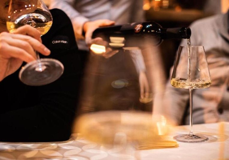 poroka na Kozjanskem dvoru