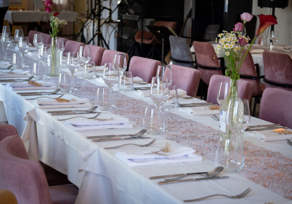 poroka v Kristalni Dolini