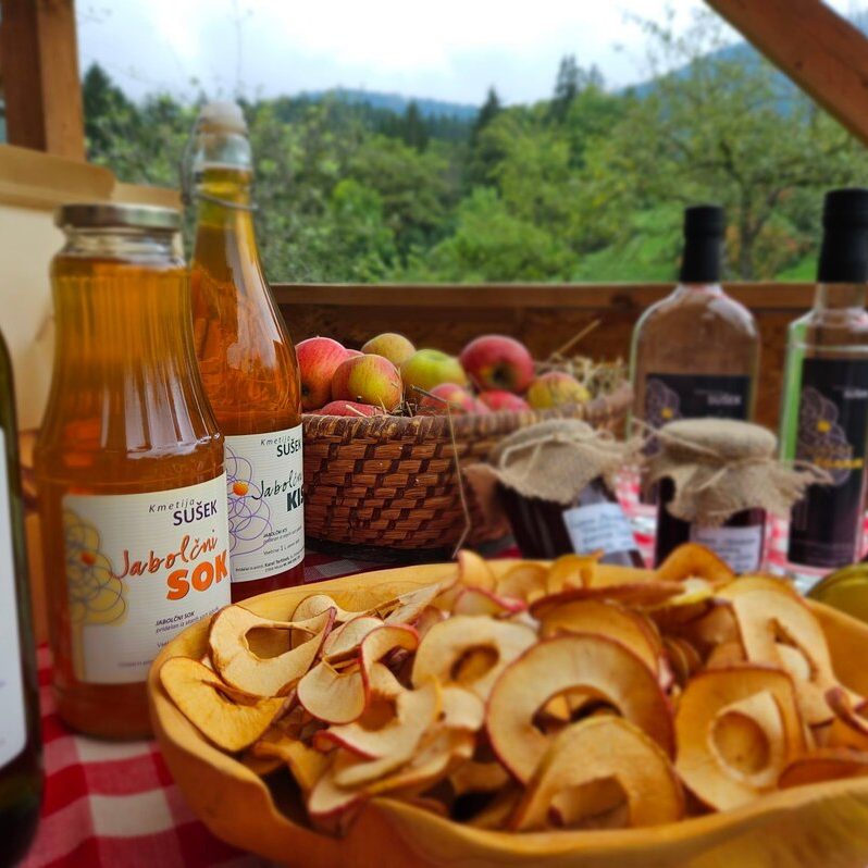 praznovanje rojstnega dne na turistični kmetiji v Muti