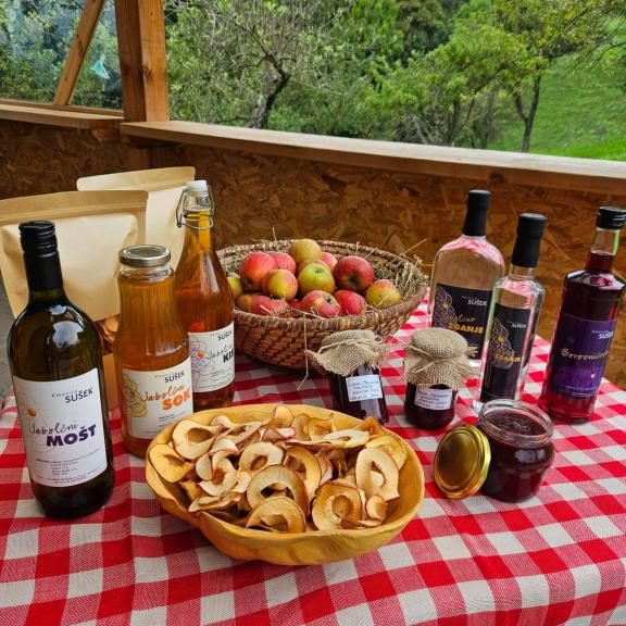 praznovanje rojstnega dne na turistični kmetiji v Muti