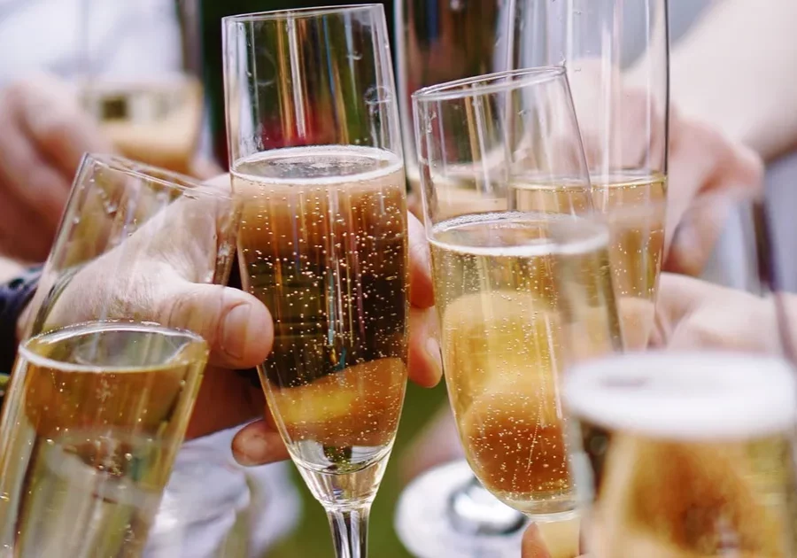 vino in penina na poroki