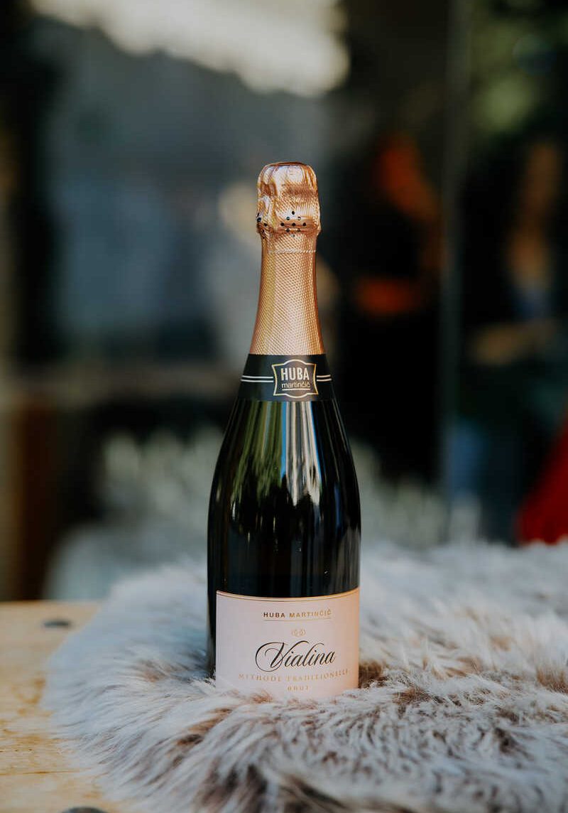 vino in penina na poroki